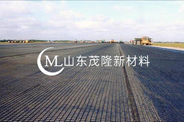 《上河如意湖東區綜合建設》土工格柵施工